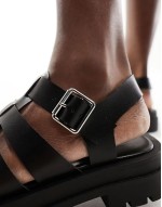 Tobin fisherman sandals in black